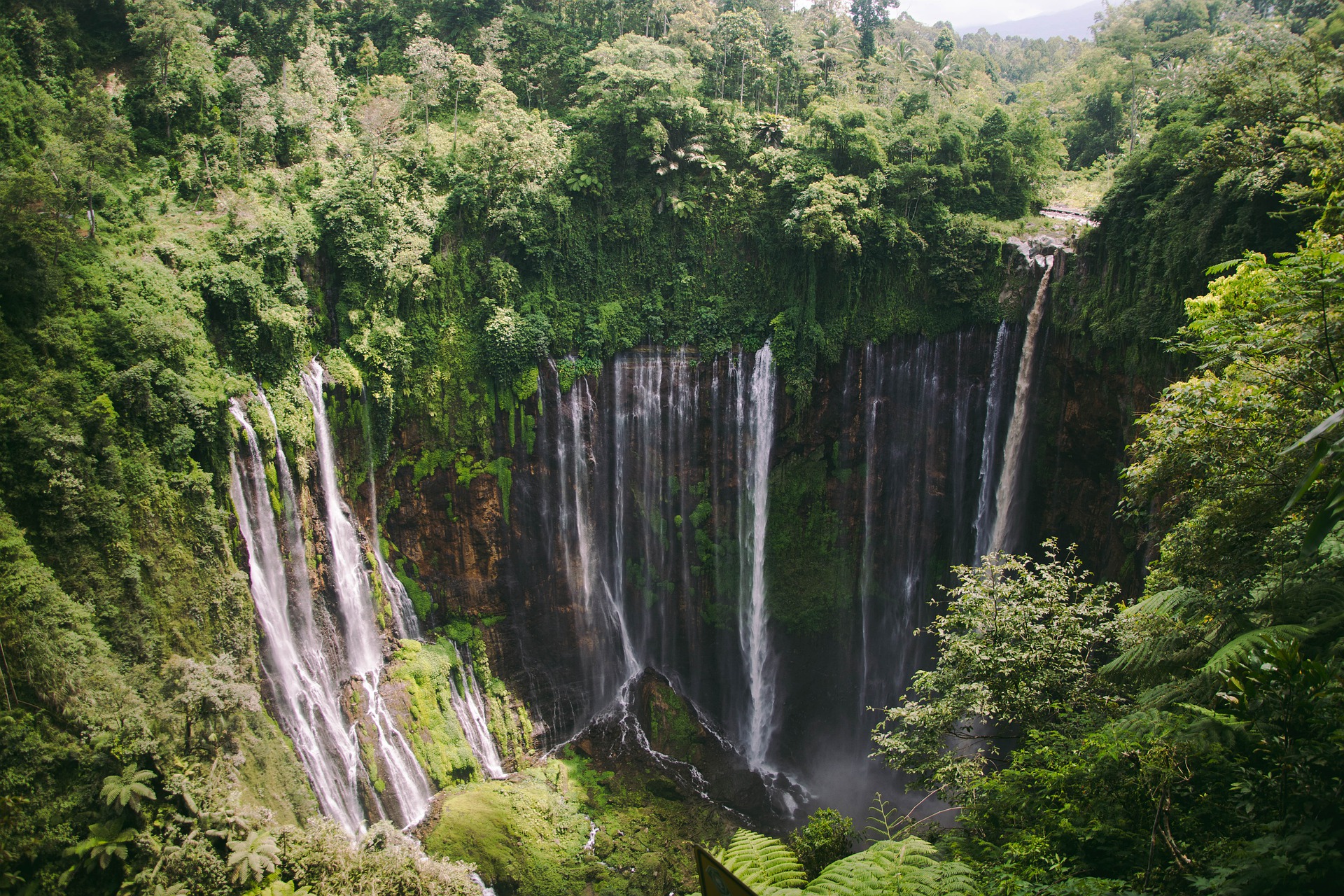 waterfalls-in-indonesia